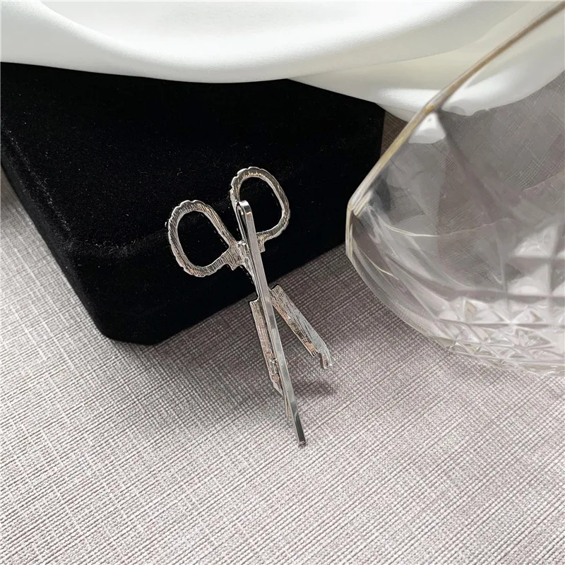 

Star With Pure And Fresh Edge Clamp Design Feeling Scissors Hairpin Female South Korean Ins Bang Clip Hairpin A Word