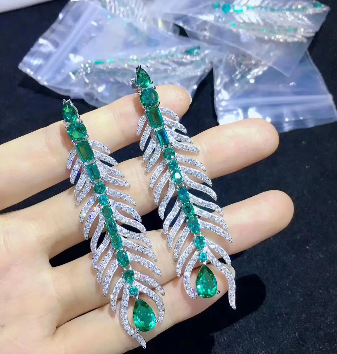 

Женские серьги из серебра 925 пробы, с разноцветными перьями