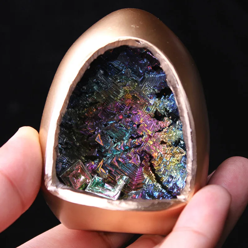 Большой натуральный зеленый металлический камень грубая пирамида из руды бимута