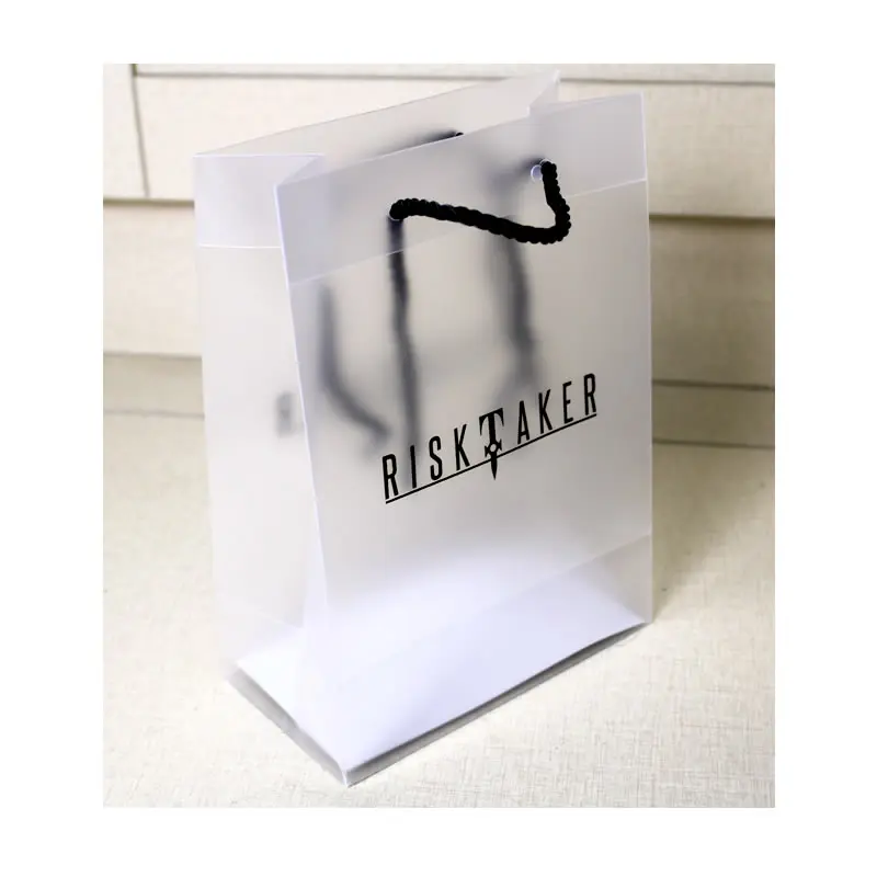 

15x21x8cm Customized Printed LOGO On Shopping Gift PP/PVC Plastic Bags