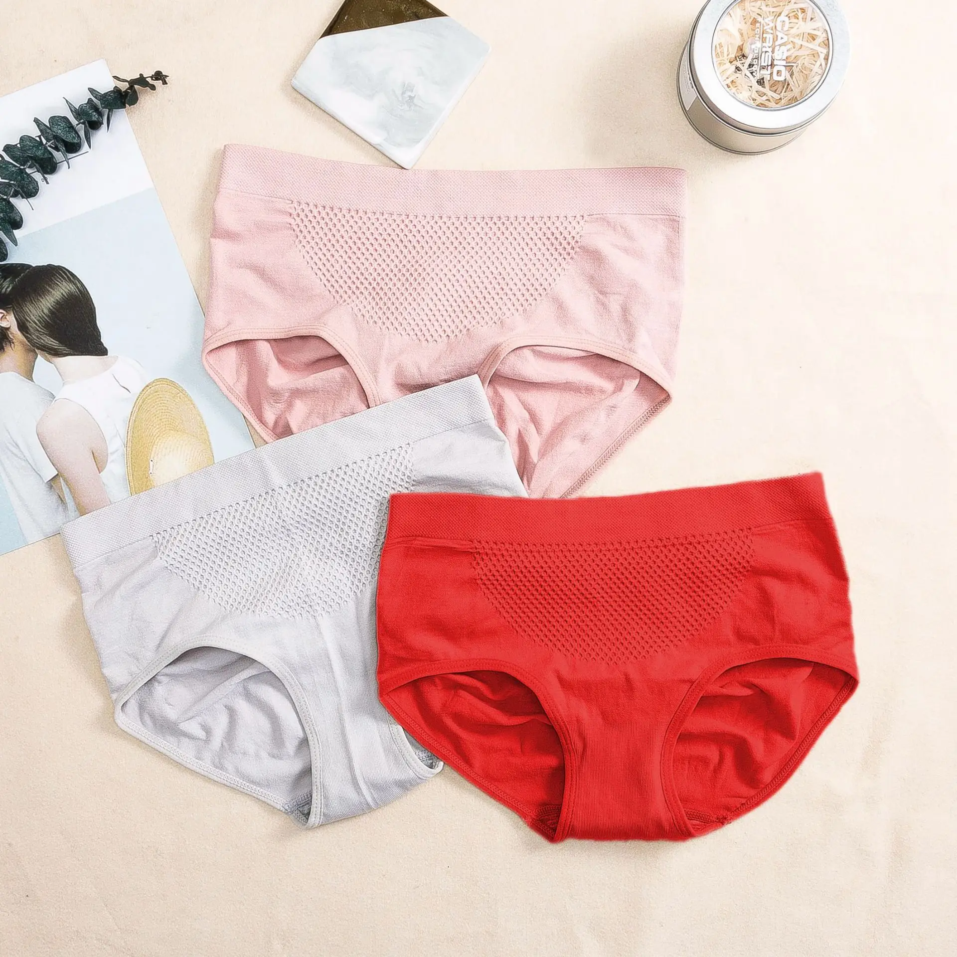 

Mid-waist honeycomb 3D cotton crotch seamless women's panties super elastic honeycomb women's panties Fashionable and breathable