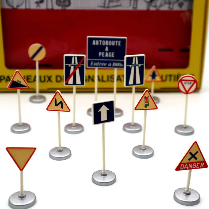 Atlas Dinky Toys 593 12 PANNEAUX DE SIGNALISATION ROUTIERE модели Лот из 5 шт| |