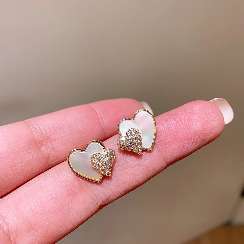 

Female Simple Compact Rhinestones Shell Love Stud Earrings Korean Temperament Fashion Women Girl Jewelry Accessories