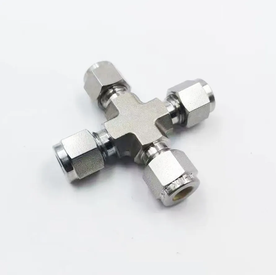 Фасонные части вчшг. Молниезащита болтовые соединения прутков. Крепление джокер r45. Держатель для трубы джокер r42. Соединение бруса в полдерева.