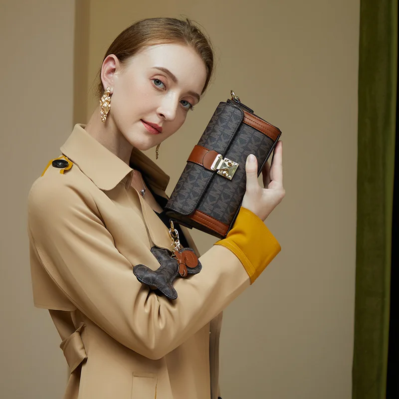 

Luxury Brand 100% Genuine Leather, Western Style, Presbyopia Printing Lock Round Bucket Bag, Retro Shoulder Messenger Handbag Gg