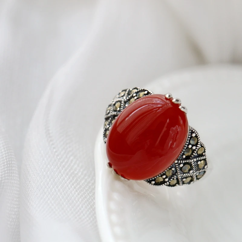 Оригинальные Серебряные кольца инкрустированные натуральным красным агатом