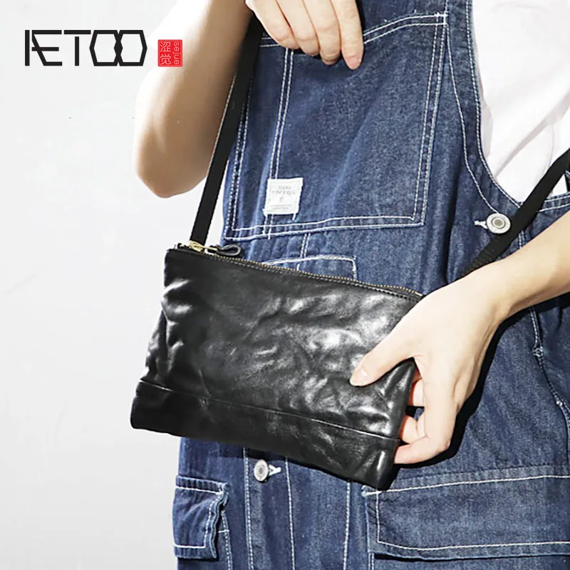 

AETOO Simple men's handbag, multi-functional leather mini slanted cross bag, vintage casual leather one-shoulder bag