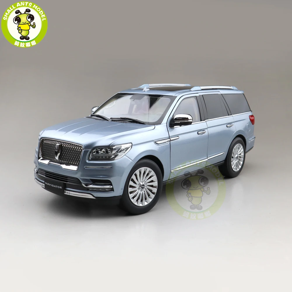 

1/18 Navigator SUV Diecast Model Car Toys Boys Girls Gifts