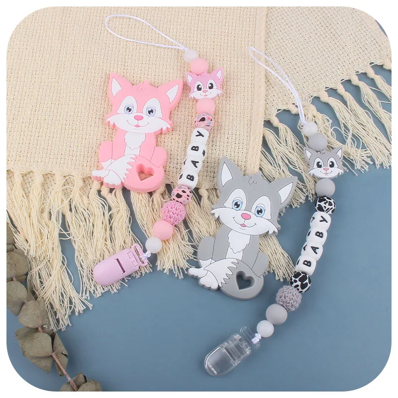 

XCQGH Customzied Baby Name Fox Pacifier Set Teething Leash Strap and Silicone Teethers