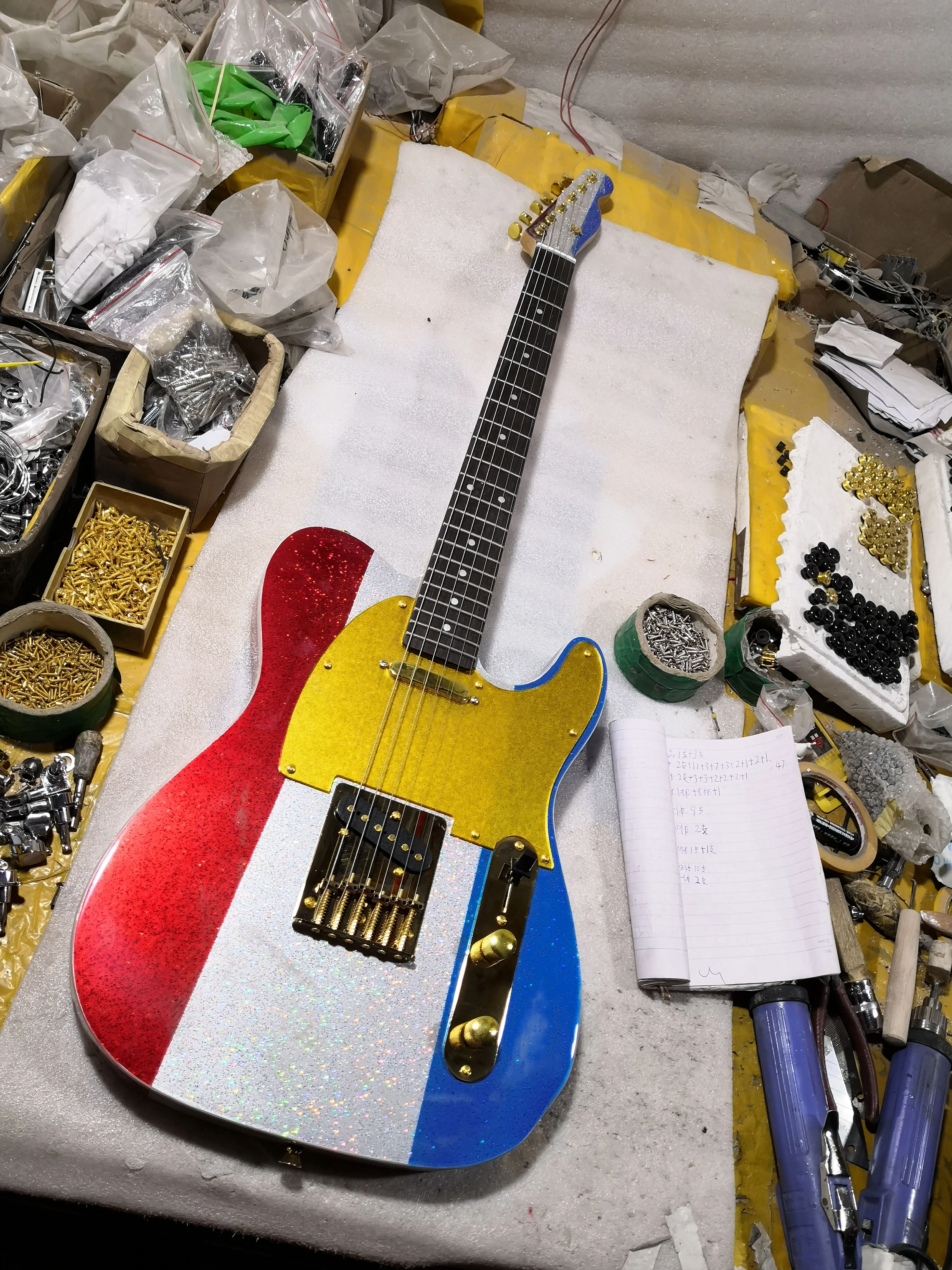 

actory custom New Metal red blue silver 3 color Custom electric guitar,free shipping 6 string electric guitar 67