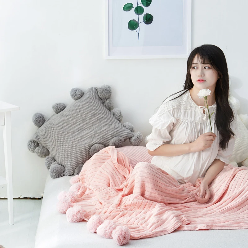 

Bubble Kiss Solid Color Ball Blanket Nordic Style Blankets For Beds Summer Leisure Tassel Design Siesta 150X200cm Blanket 2021