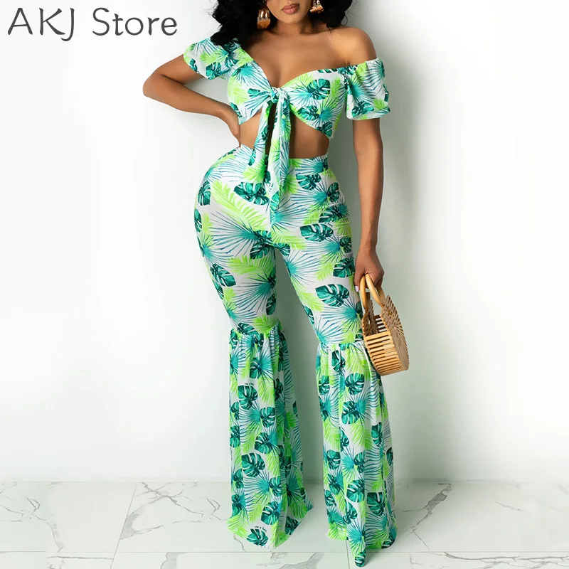 

Женский комплект из двух предметов с принтом, короткий топ с открытыми плечами и короткими рукавами и широкие брюки с высокой талией