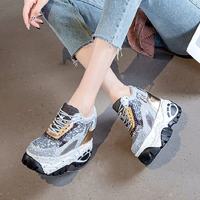 Женские кроссовки из натуральной кожи демисезонные повседневные на танкетке