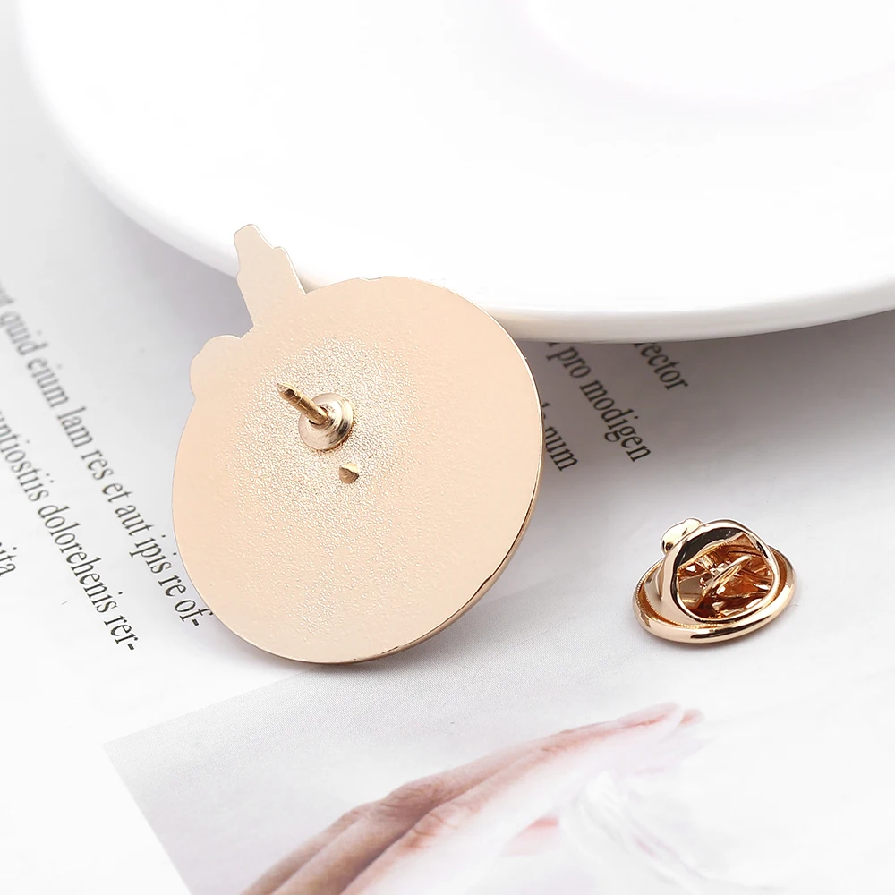 Броши в британском стиле с эмалью виде башни Элизабет | Украшения и аксессуары