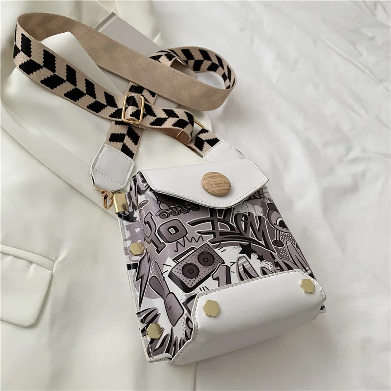 

New Woman Shoulder Bag Fashionable Simple Chain Messenger Bag High Quality Luxury Designer Handbag 2021 New Female Underarm Bag