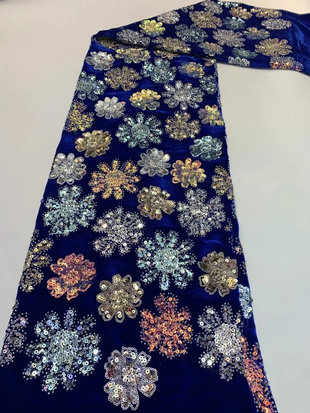 

Latest Quality Purple Velvet with Beads and Sequins For African Fashion Dress lace Fabric