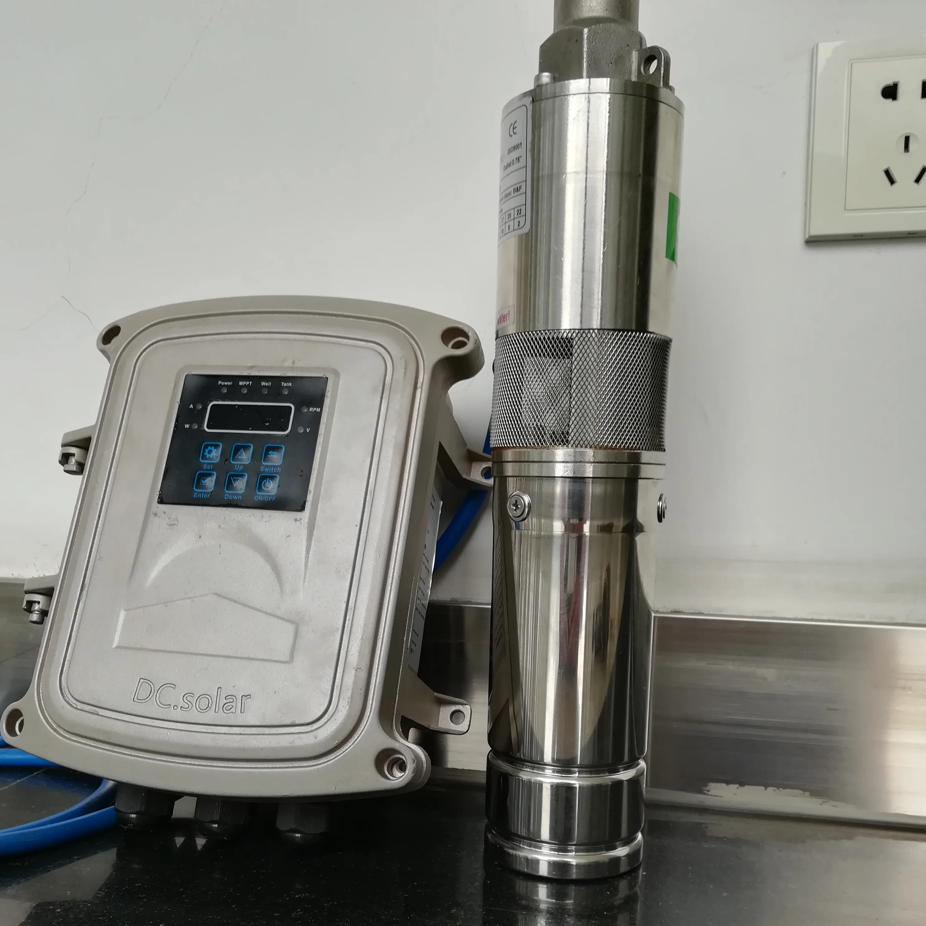Погружной Солнечный насос 3GG1. 0/30-D24/80 36V 30M 80W солнечной энергии 110W 1m³/H 0,75 ''выход с Mppt функцией контроллера
