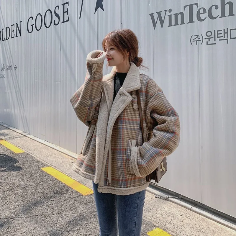 

Новое Женское пальто в западном стиле из овечьей шерсти, зима 2021, модное корейское свободное элегантное клетчатое плотное шерстяное пальто ...
