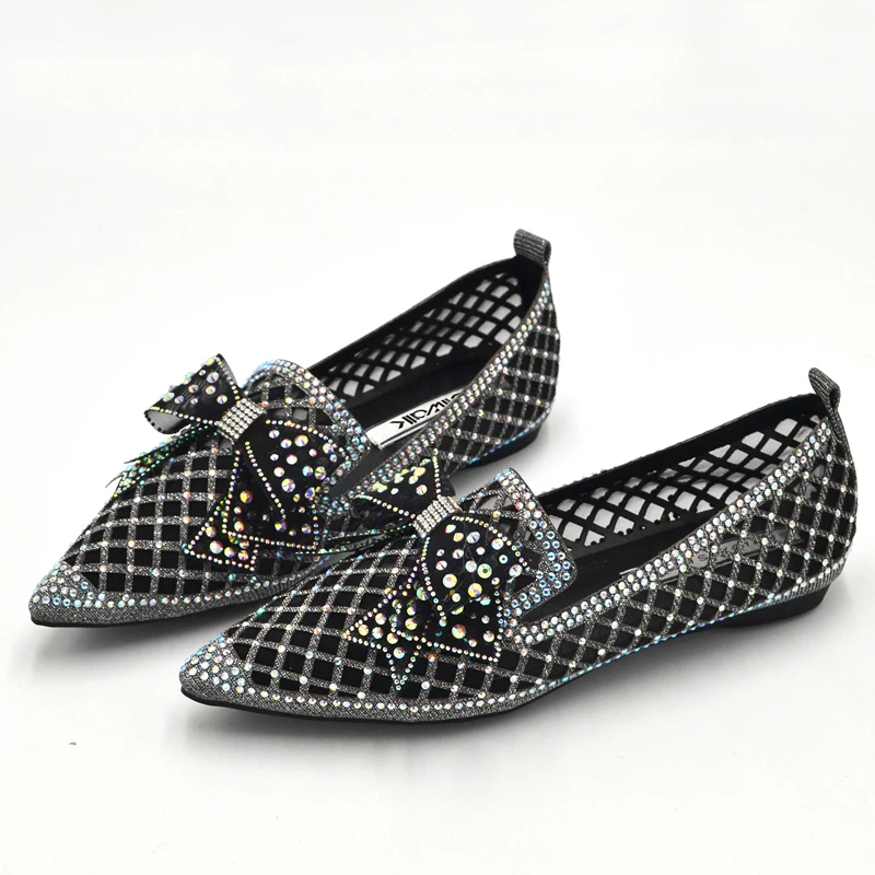Туфли на плоской подошве со стразами женские мокасины лоферы без застежки с