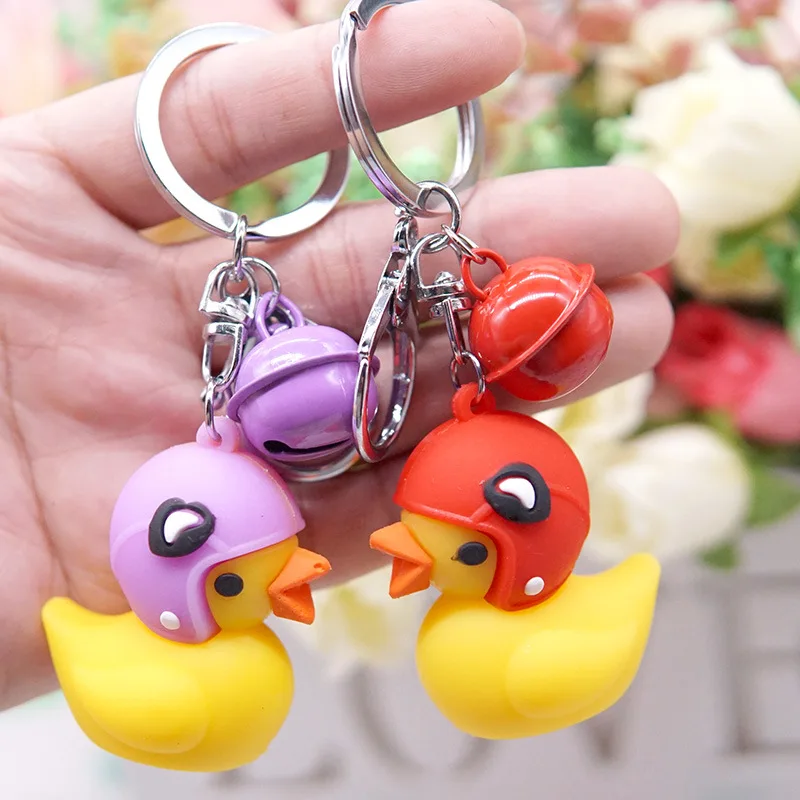 

Милые защитные шлемы с жёлтым силиконовым брелок утка с колокольчиками женские резиновые сапоги; Женские гусь цепочка для ключей на сумку а...