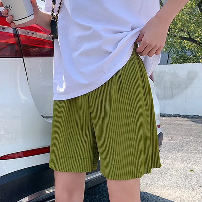 

Спортивные шорты 2021, женские новые летние свободные плиссированные драпированные повседневные однотонные Студенческие Брюки с высокой та...