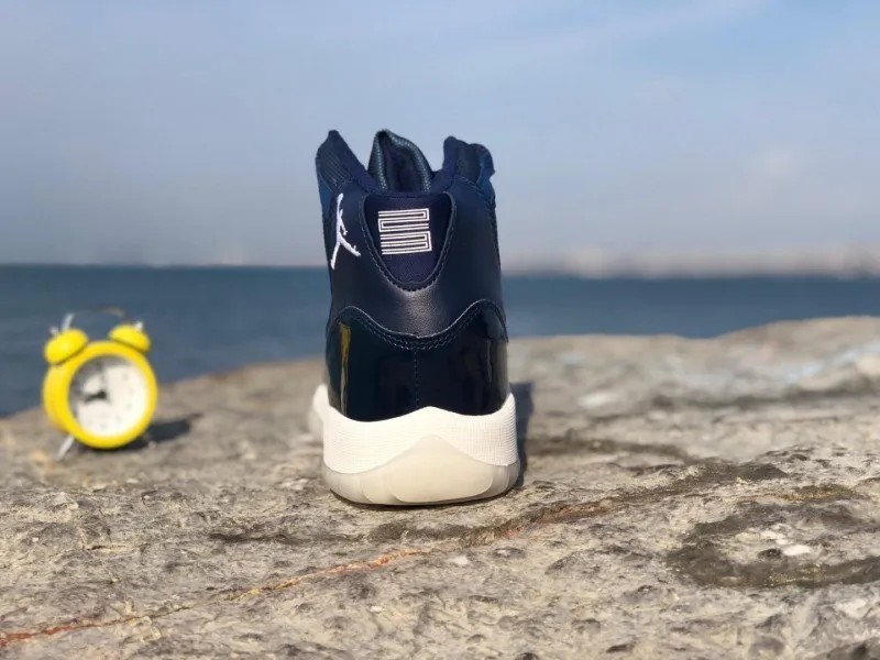 Jordan 11 ретро синий