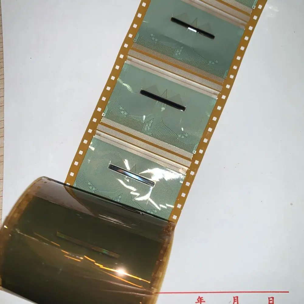 RM92165FH-OCL Новый и оригинальный ЖК-драйвер (COF/TAB) ICnew coil liquid crystal drive CONNECTOR для TV |