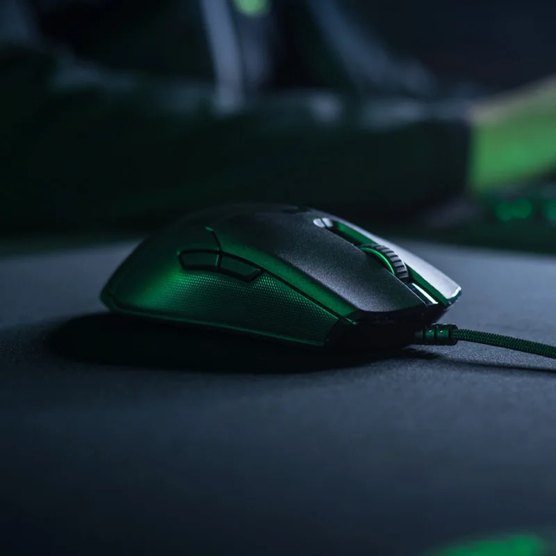 Razer Viper 8KHz Ultralight Wired Gaming Mouse  Gaming Switches 20K DPI Optical Sensor Chroma RGB Lighting Programmable Buttons