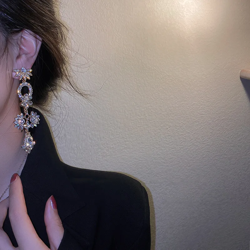 Модные дизайнерские темпераментные серьги в виде цветка с кристаллами и