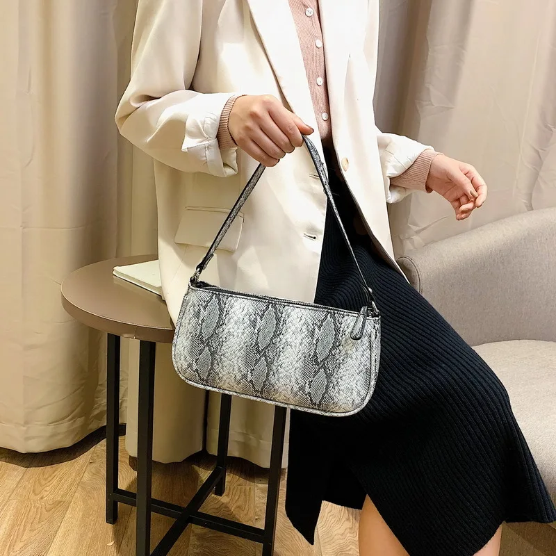 Новинка Осенняя Сумочка Корейская версия простой модный крокодиловый Змеиный