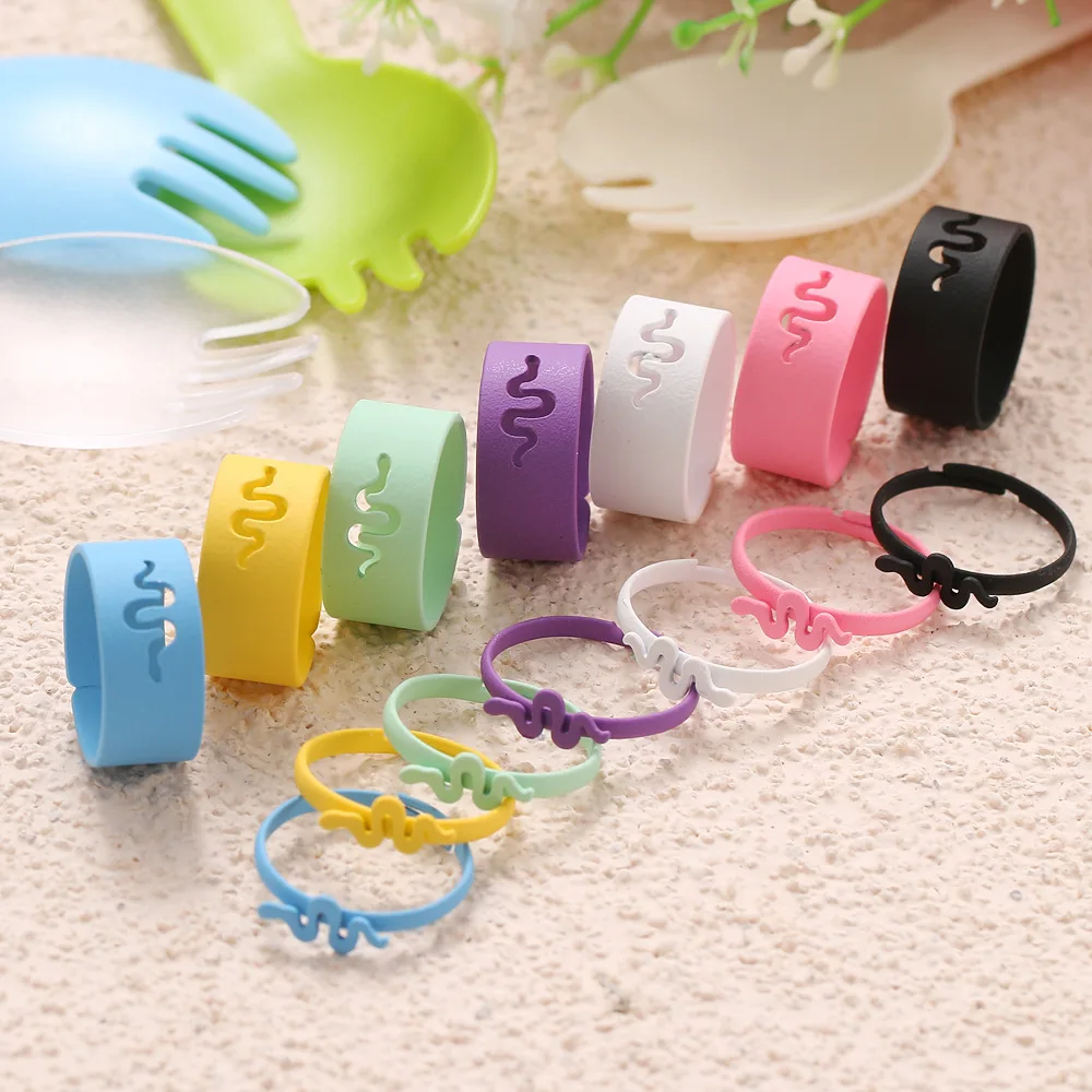 

Punk Fashion Colorful Hollow Snake Shape Wave Acrylic Resin Chunky Thin Opening Rings For Women Party Street Rock Gifts Jewelry