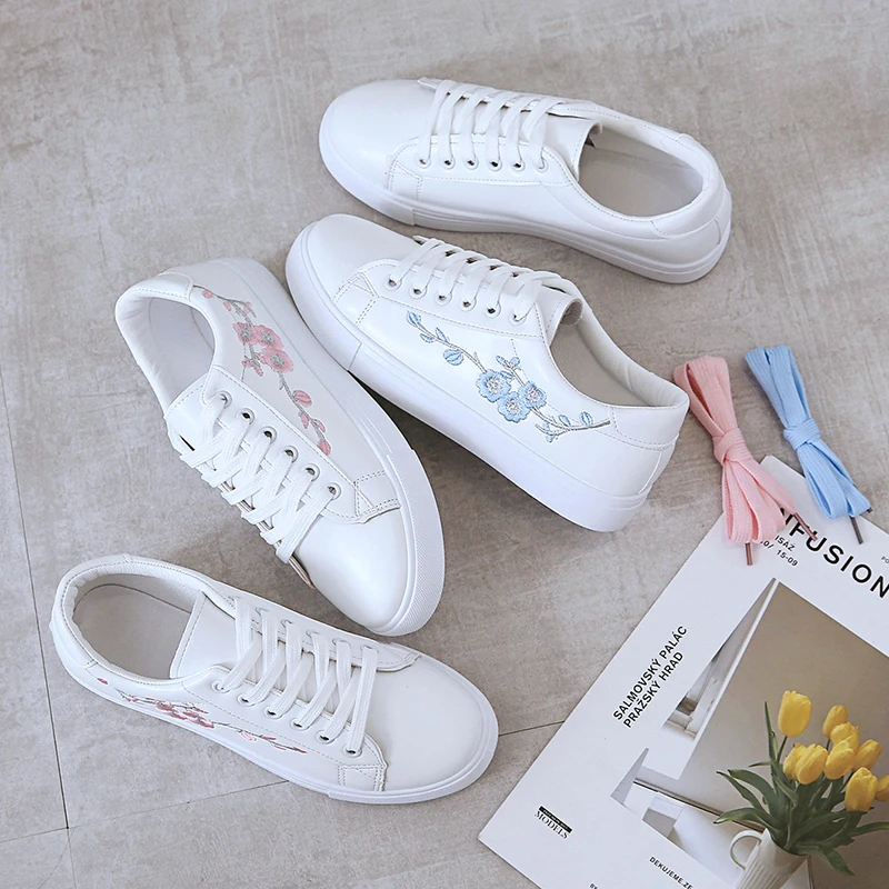 

2021 Spring Fashion Breathble Vulcanized Shoes Women Sneakers Pu leather Platform Shoes Women Lace up Casual Shoes White A530