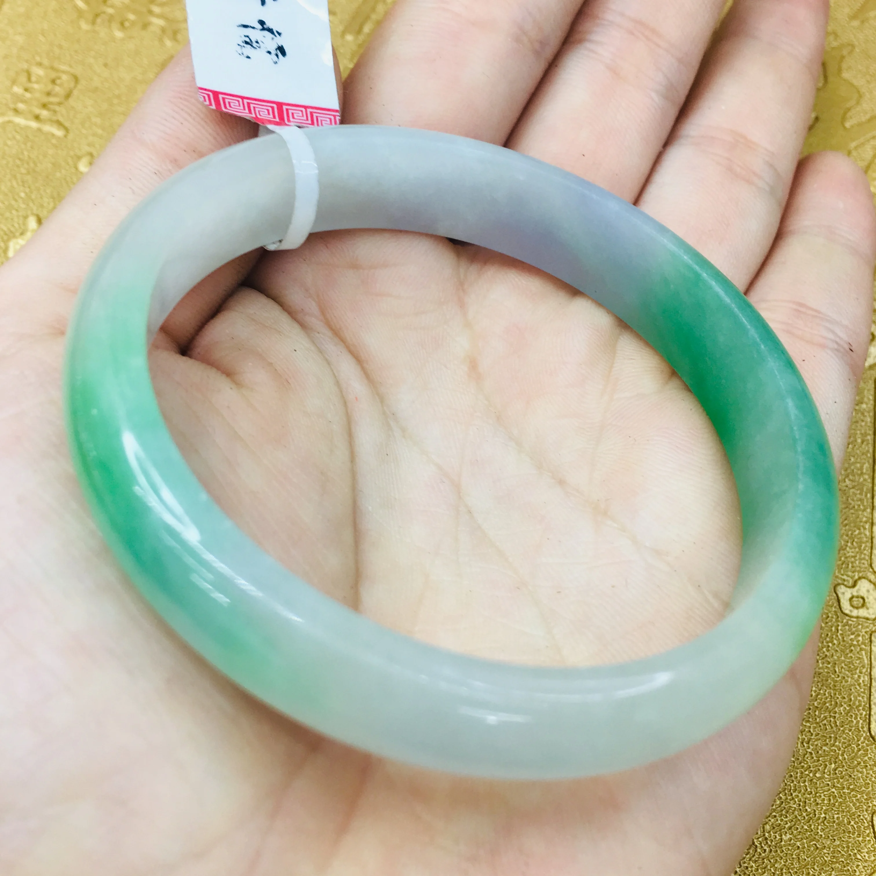 

Send A certificate natural Jadeite bracelets carved light green floating 54-61mm two-color female princess jade bracelet jewelry