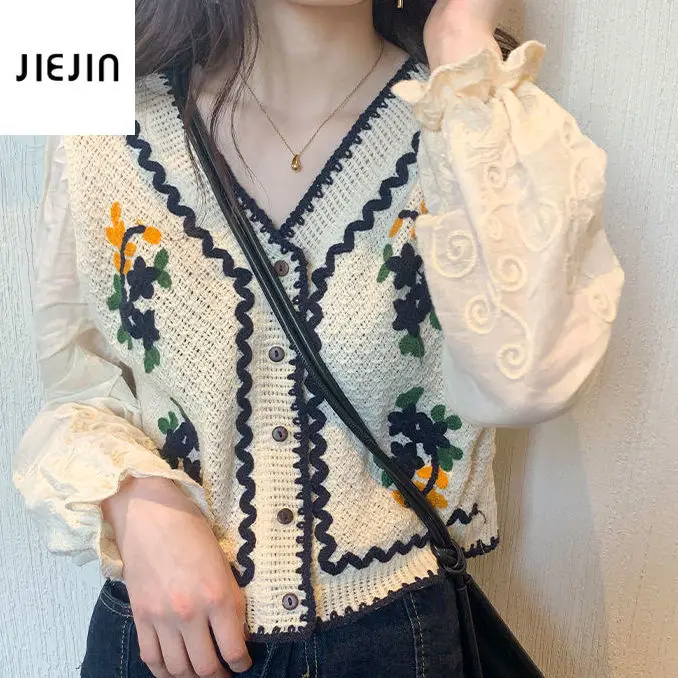 

Korea Women Beige Knitted Cardigans Sweater Fashion Autumn Lantern Sleeve Loose Coat Casual Button V Neck Solid Female Tops 2021