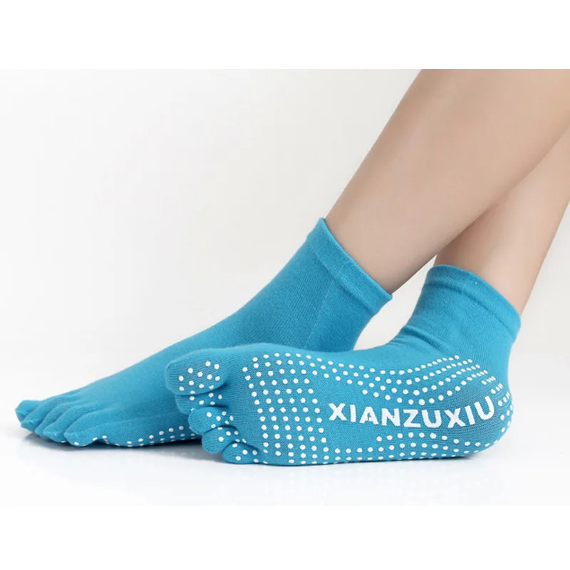 Для женщин пять Материал: х/б. носки с пальцами Нескользящие массажные резиновым