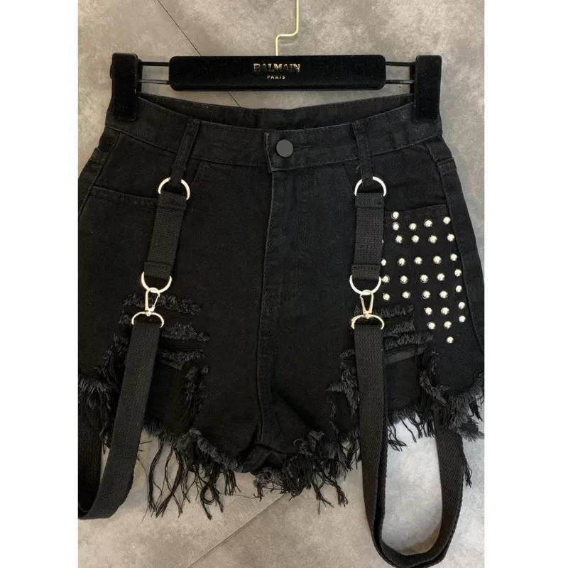 

SONDR 2021 Summer Autumn New Beading Shoulder Strap Trend Female Black Denim Shorts