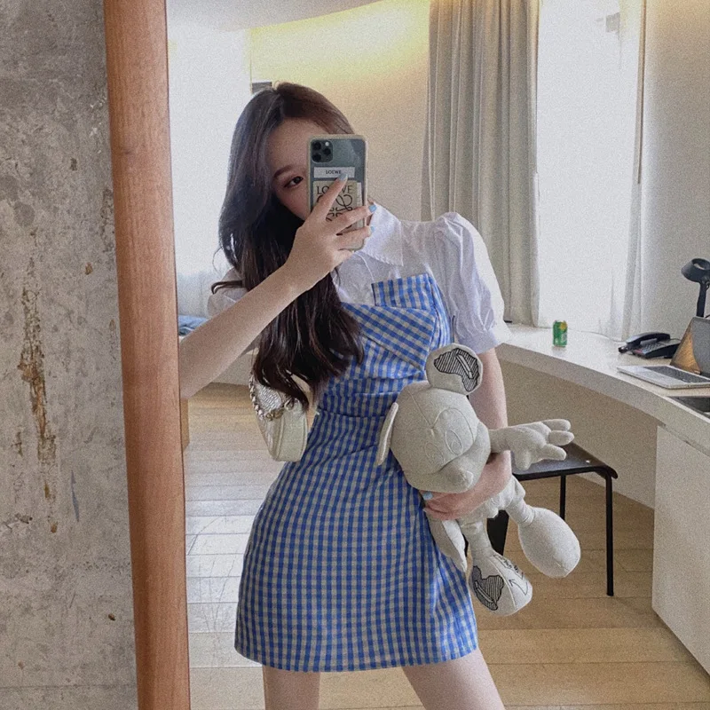 Клетчатое мини платье женское летнее с пышными рукавами в стиле девушки