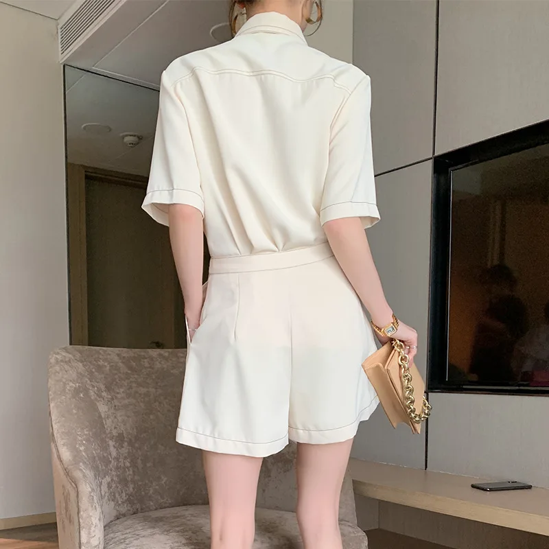 

HarleyFashion Brand New Casual Two-Piece Sets Women Unique Contrast Stitching Lapel Short-Sleeved Top Micro Wide-Leg Shorts Suit