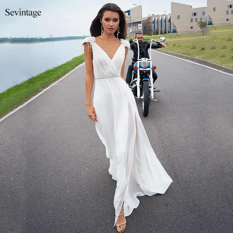 

Sevintage Boho Chiffon Wedding Dresses Sexy V Neck Open Back Bridal Gowns Beaded Side Split Pleats Bride Dress Robes De Mariée