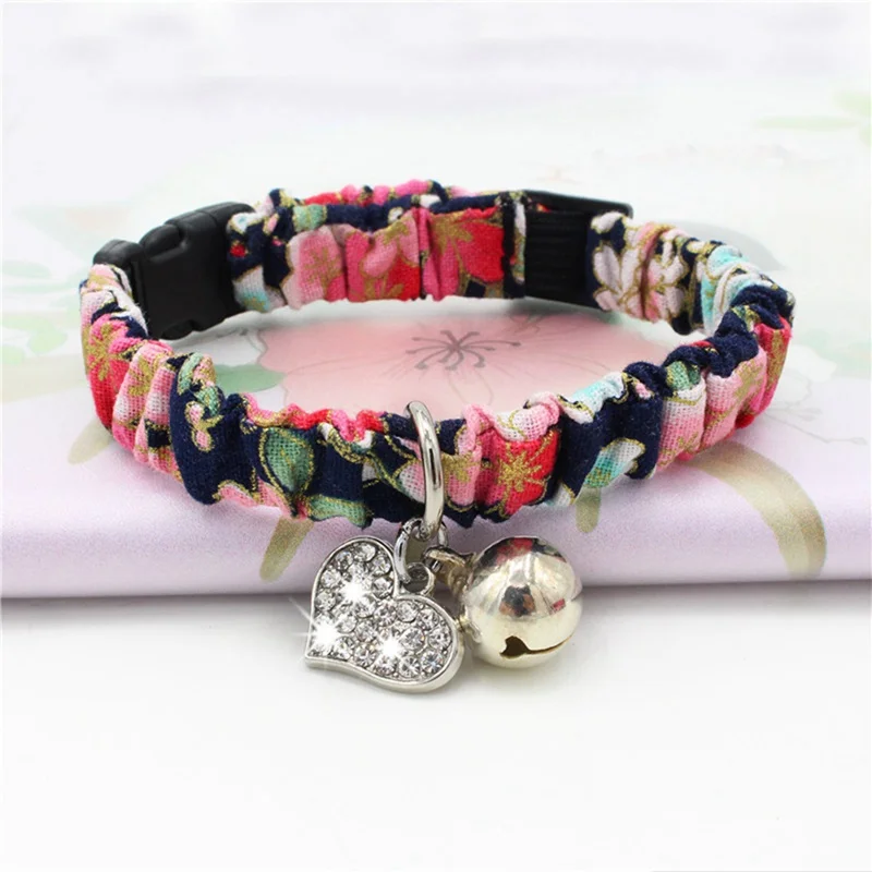 

Cat collar in 4 colors with handmade bells, Collar with tie, Adjustable collar for cats.