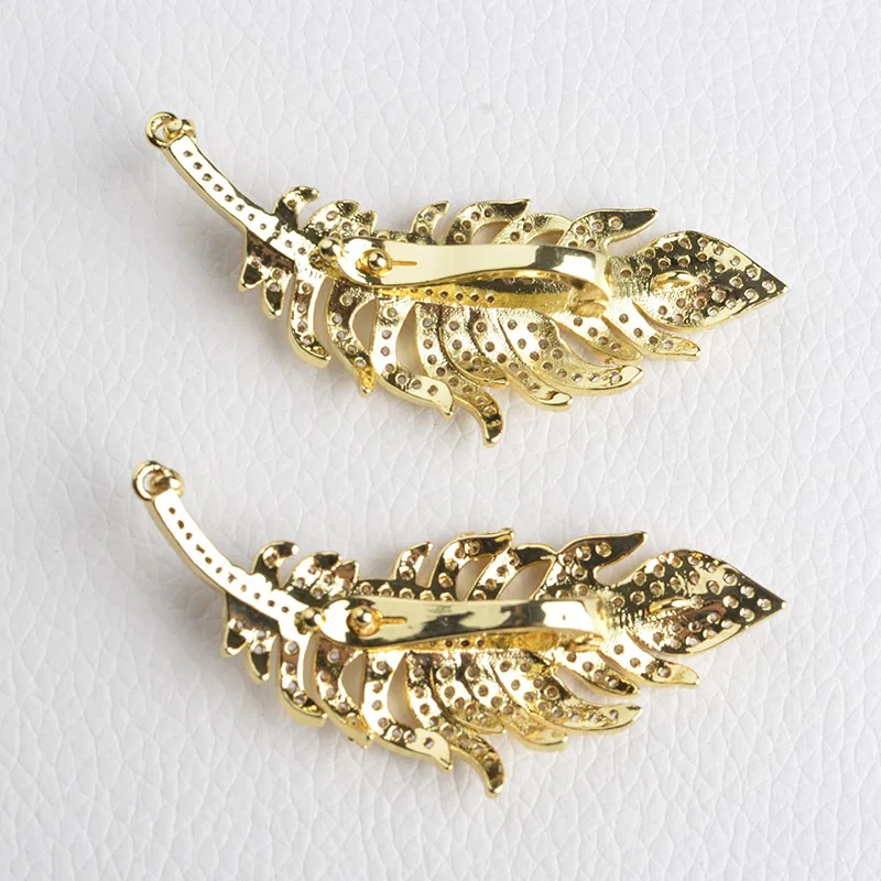 30x56 мм позолоченный кубический цирконий с микрозакрепкой жемчужный кожаный