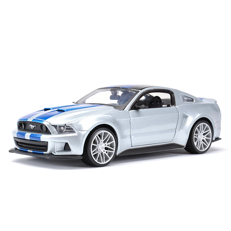 

Maisto 1:24 2014 Ford Mustang Street Racer Sports Car Static Die Cast Vehicles Collectible Model Car Toys