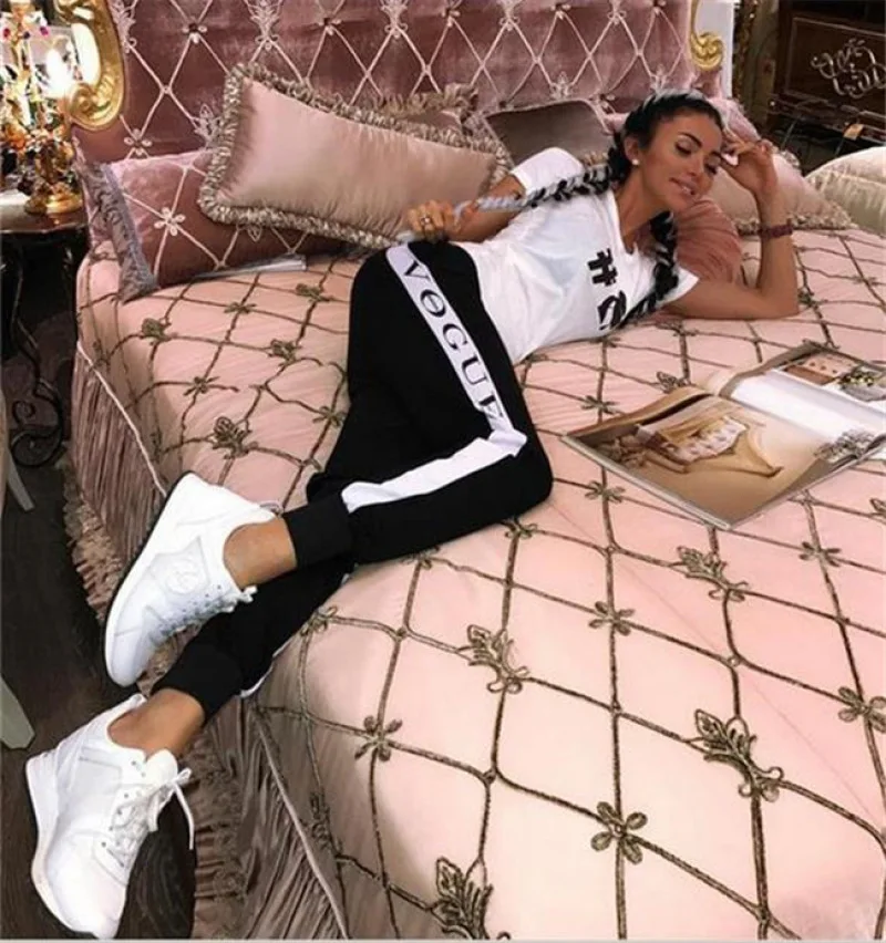 

Two Piece Set Tracksuit Women Autumn and Winter Wear VOGUE Letter Print Round Neck Women's Shirt Sweater 2 Piece Set Women