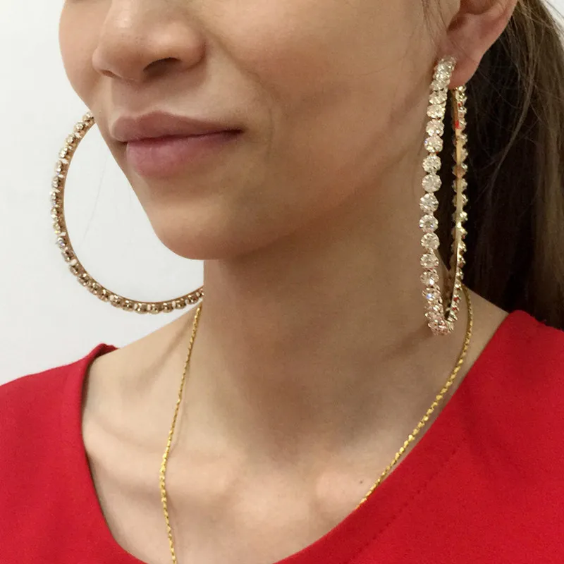 Большие серьги кольца для женщин круглые с блестящими кристаллами и фианитами