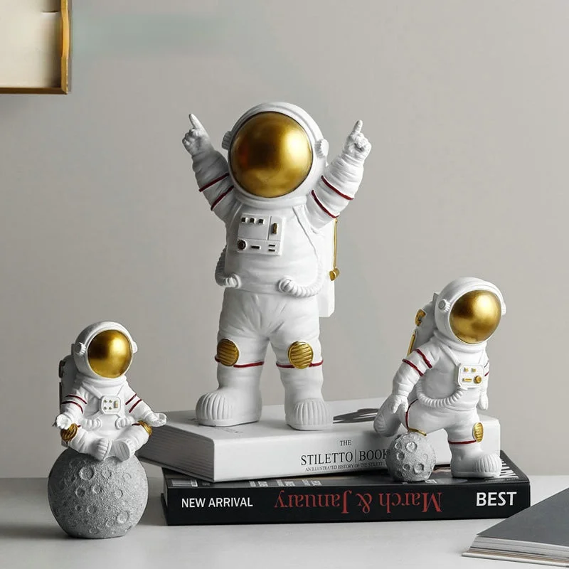 

Resin Astronaut Figurines Fashion Spaceman With Moon Sculpture Decorative Miniatures Cosmonaut Statues Gift For Man & Boyfriend