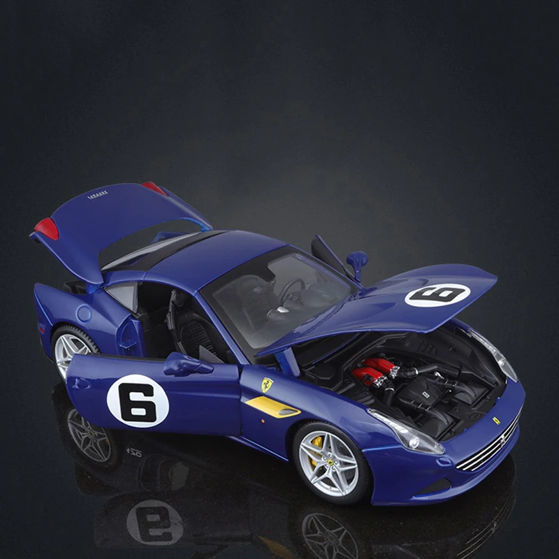 Модель автомобиля Bburago в масштабе 1:18 Ferrari California T на годовщину 10 го юбилея из