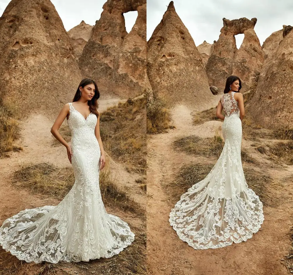 

2021 Fashion Wedding Dresses V Neck Appliques Beading Lace Mermaid Bridal Gowns Button Back Sweep Train Beach Wedding Dress