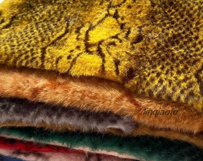 

В наличии, имитация кроличьего меха со змеиным принтом, супер мягкая плюшевая ткань для одежды из искусственного меха