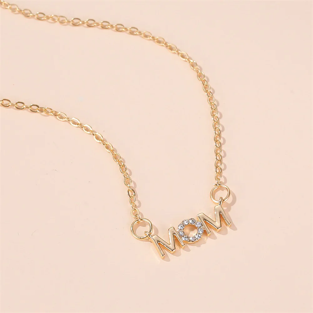 

Love Heart Mom Letters Pendent Necklaces Crystal Fashion Women Jewelry Choker Necklace For Mother's Day Best Gifts Dropshipping