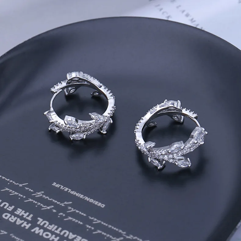 Модные серьги кольца из кубического циркония с серебряным покрытием в форме